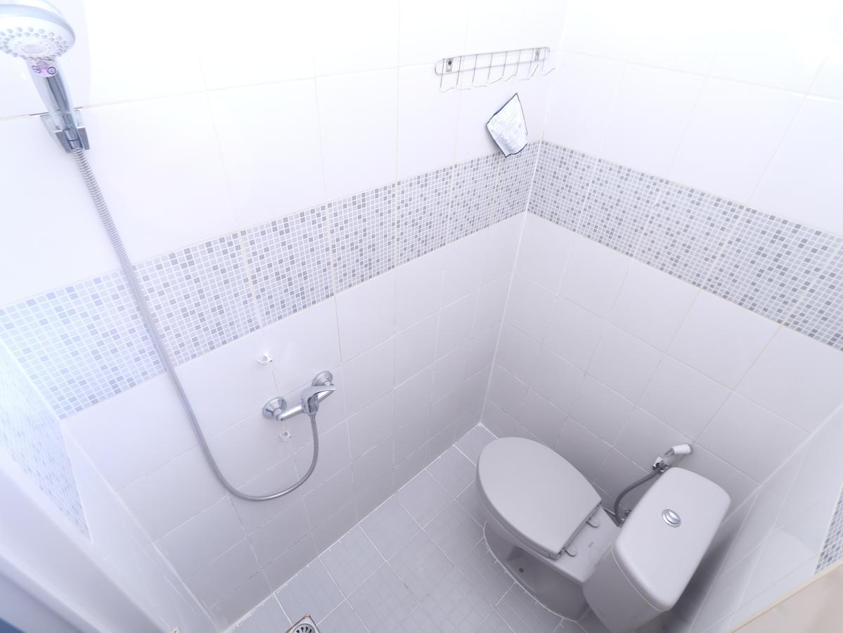 Kamar Keluarga Ungaran Otel Cakarta Dış mekan fotoğraf